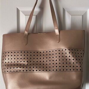 Lola Tote by iOn (Champagne/Bronze Metallic)